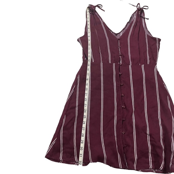 Lush Women Burgundy & Cream Striped Sleeveless V-Neck Mini Dress Sz Medium NWT - Picture 8 of 13